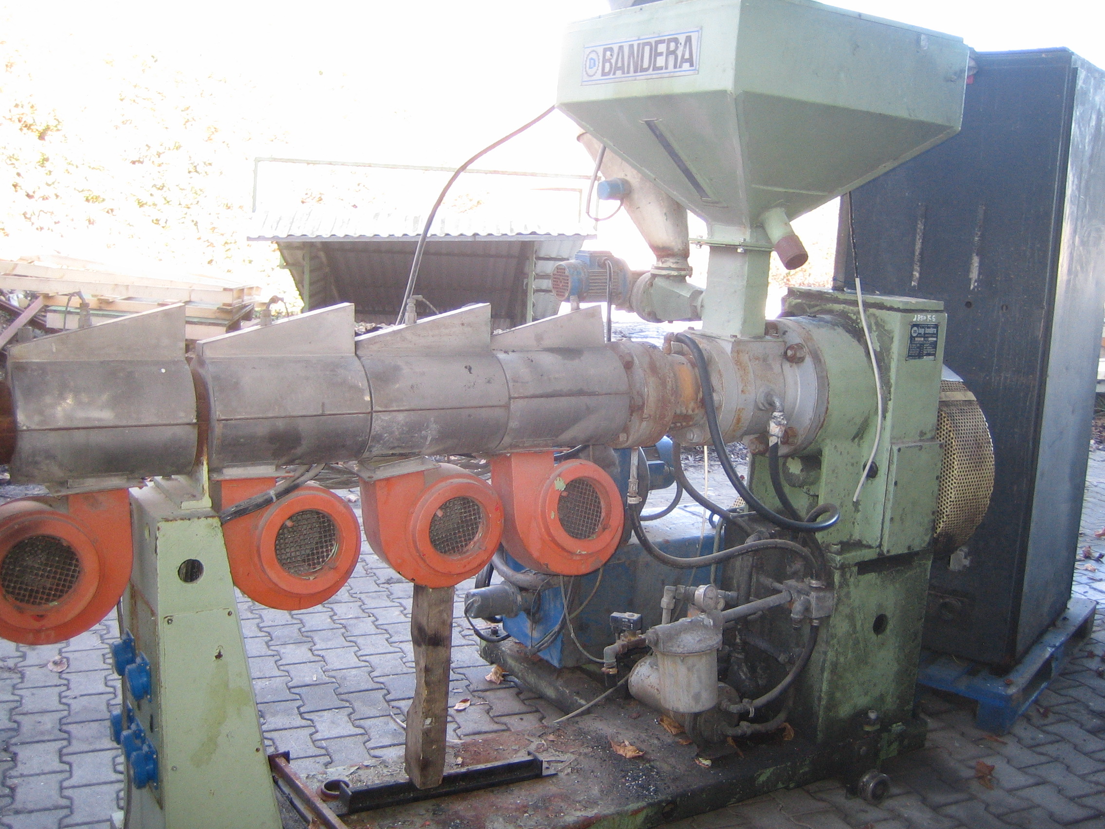 BANDERA Single screw extruder 65-30D