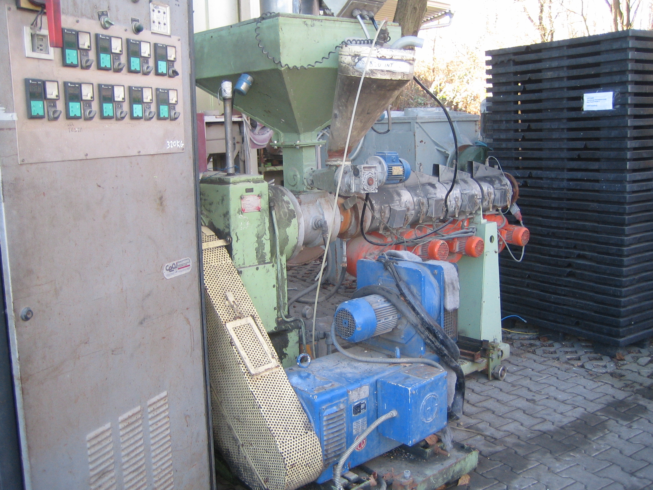 BANDERA Einschneckenextruder 65-30D