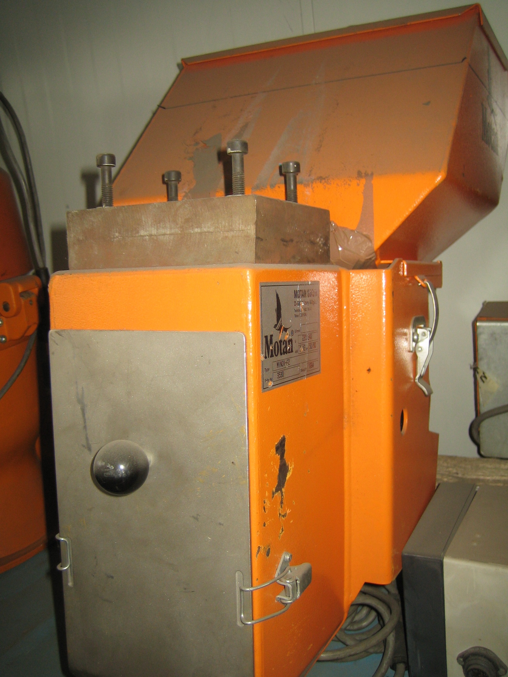 MOTAN Colour Dosing & blending unit MINOV-G2